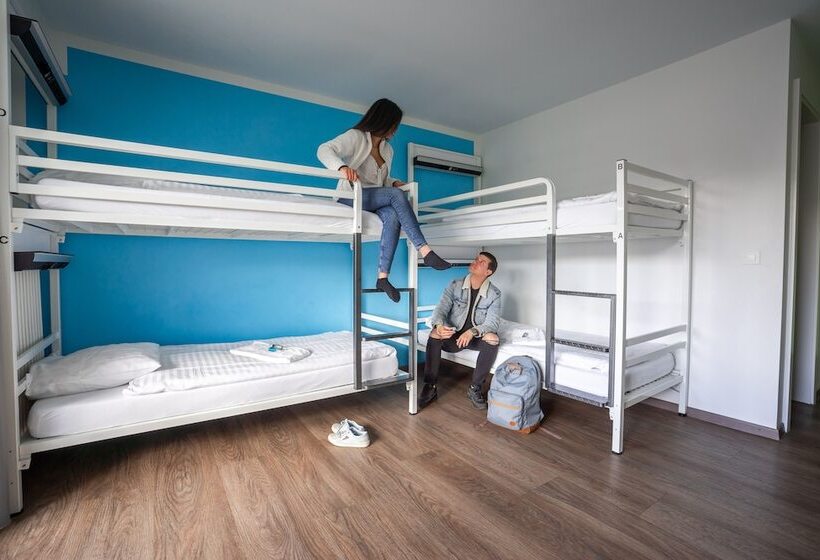 Четырехместный Номер Economy, Nyon Hostel
