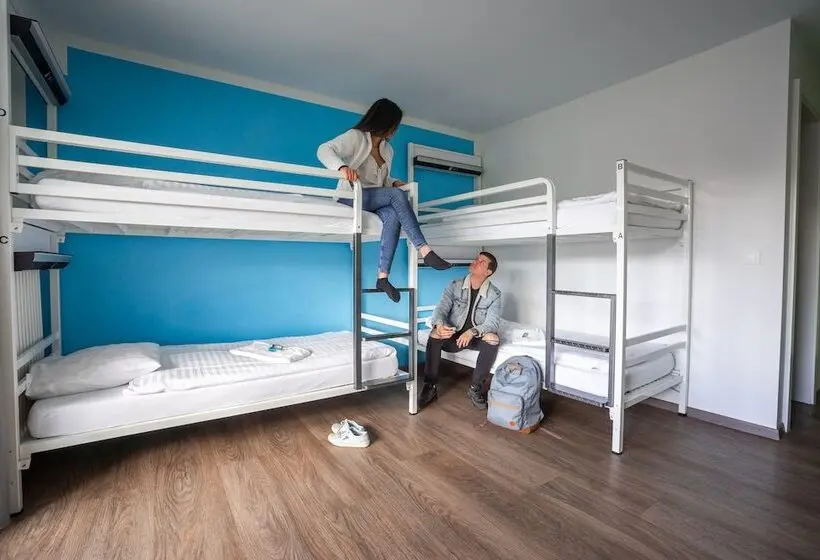 Ekonomiskt 4 bäddsrum, Nyon Hostel