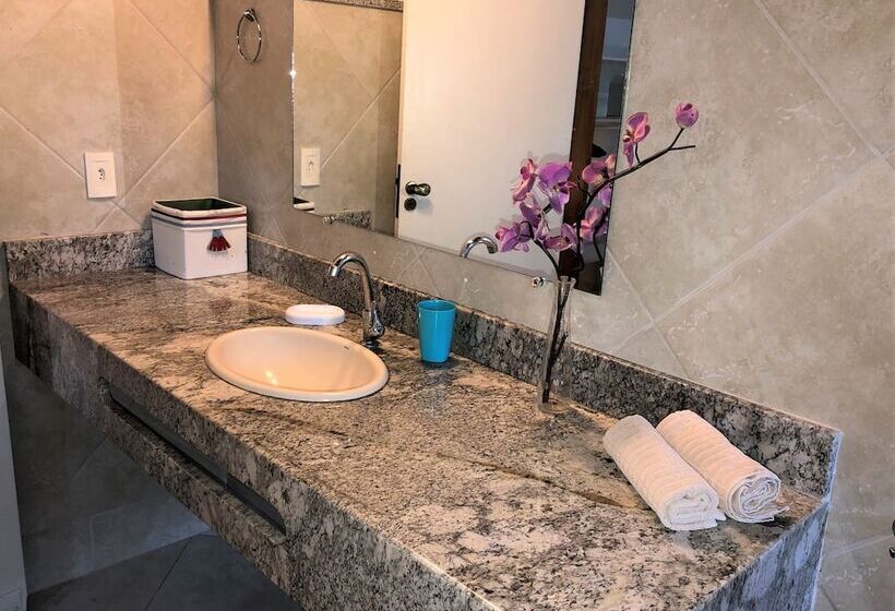 庭の見える1ベッドルームアパートメント, Ouro Sobre Azul Apart