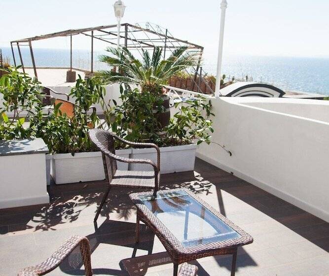 اتاق استاندارد با بالکن و چشم‌انداز دریا, Casa Restino