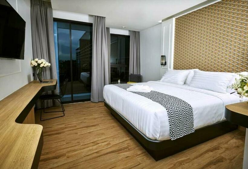 Номер Deluxe Кровать Кинг, Chezzotel Pattaya