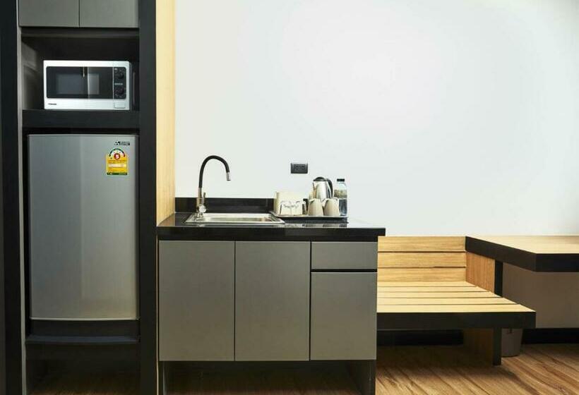 اتاق لوکس با تخت بزرگ, Chezzotel Pattaya