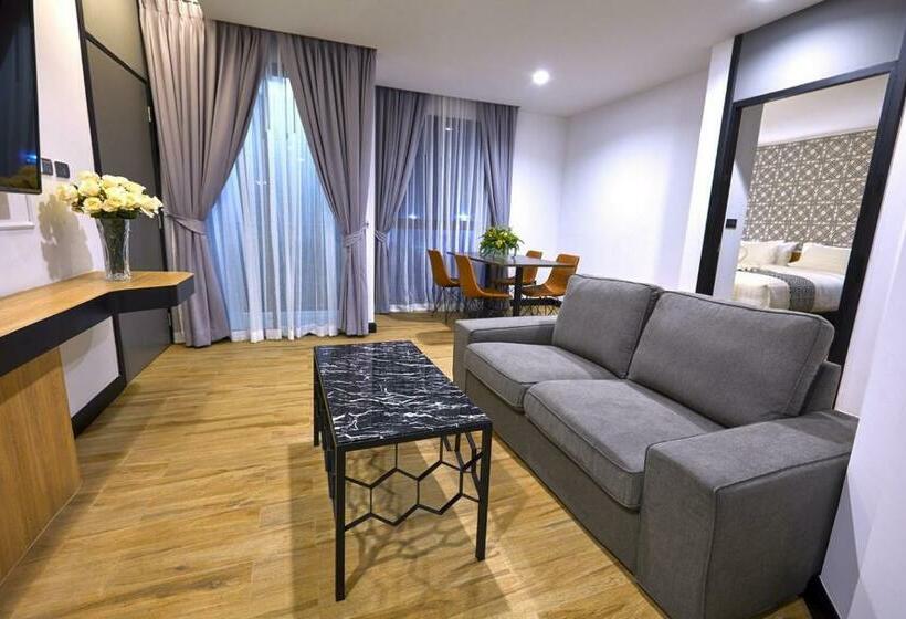 سوئیت پریمیوم, Chezzotel Pattaya