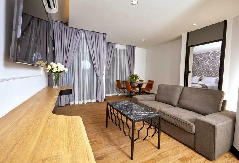 سوئیت پریمیوم, Chezzotel Pattaya