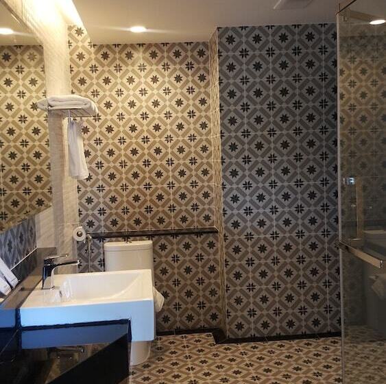 سوئیت پریمیوم, Chezzotel Pattaya