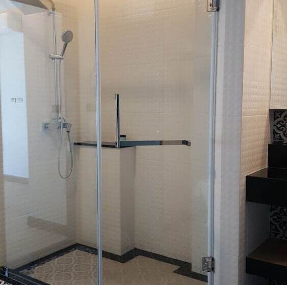 سوئیت پریمیوم, Chezzotel Pattaya