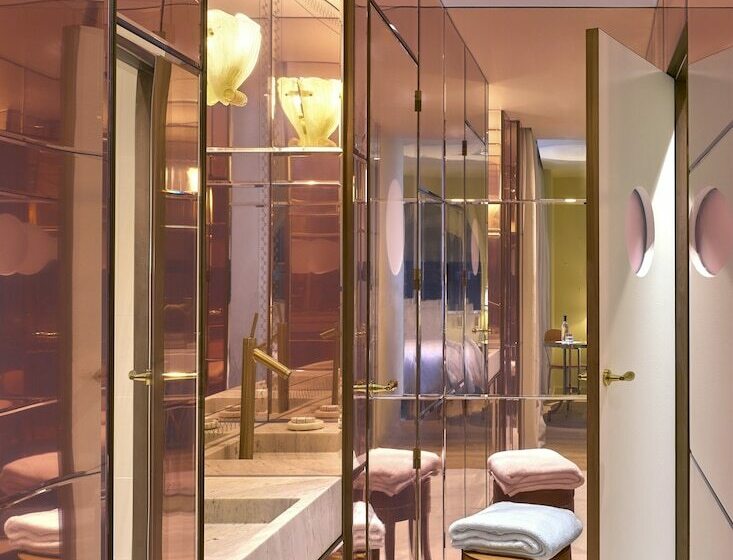 اتاق سوپریور, 9confidentiel