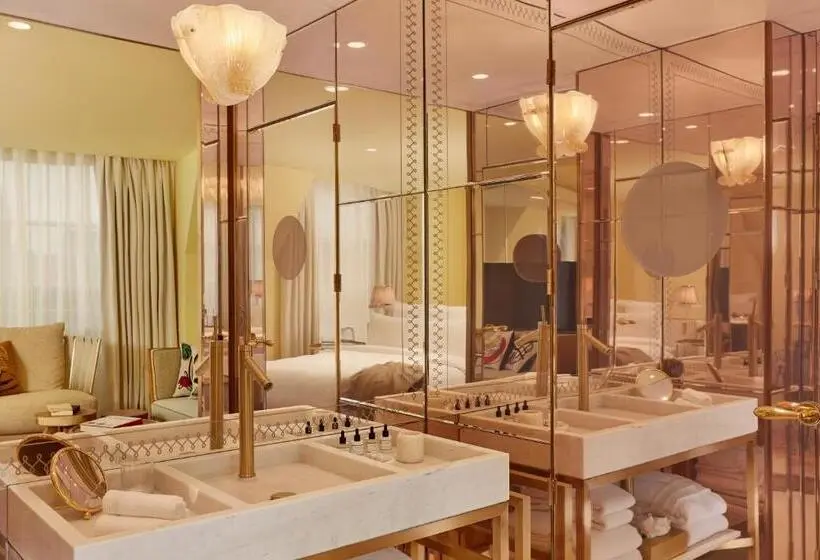 Suite med udsigt over byen, 9confidentiel