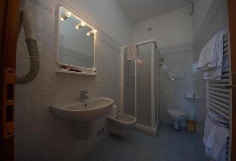 스탠다드 룸, Alpi