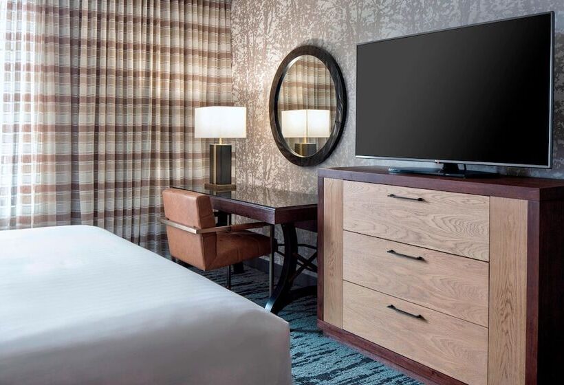 스탠다드 룸 더블 침대, Gaylord Rockies Resort & Convention Center