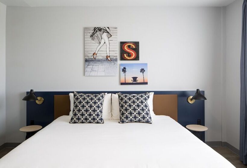 디럭스 룸, Generator Miami