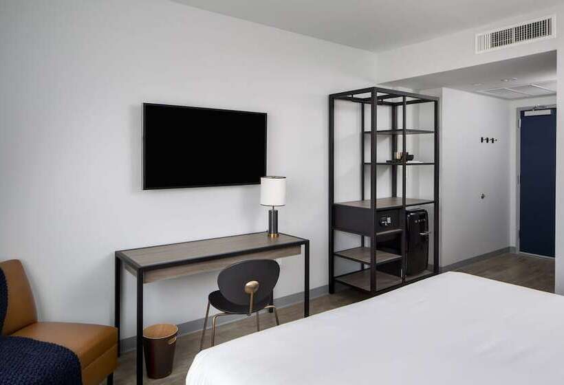 디럭스 룸, Generator Miami