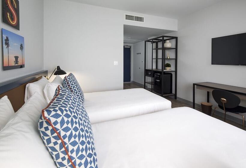 디럭스 룸, Generator Miami