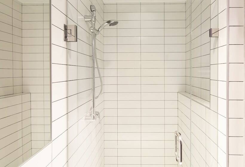 공동 객실, Generator Miami