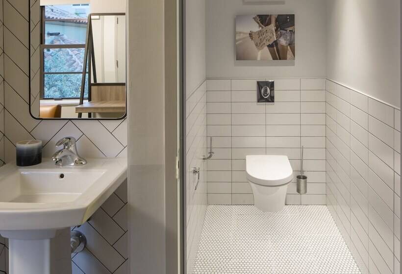 공동 객실, Generator Miami