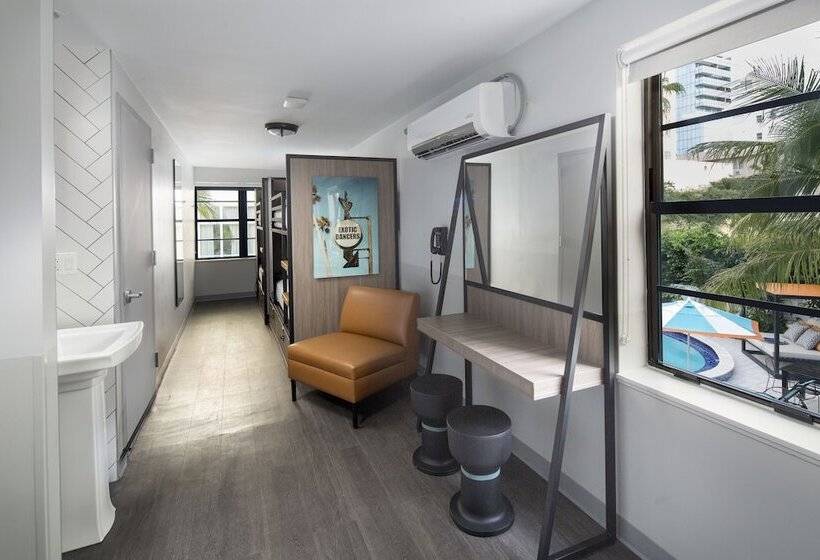 공동 객실, Generator Miami