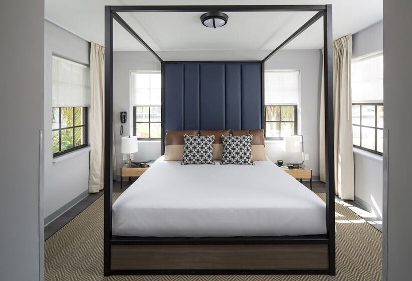 수피리어 스위트, Generator Miami