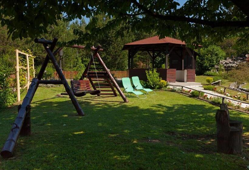 غرفة قياسية مزوَّدة بشُرفة, Guesthouse Kovačević