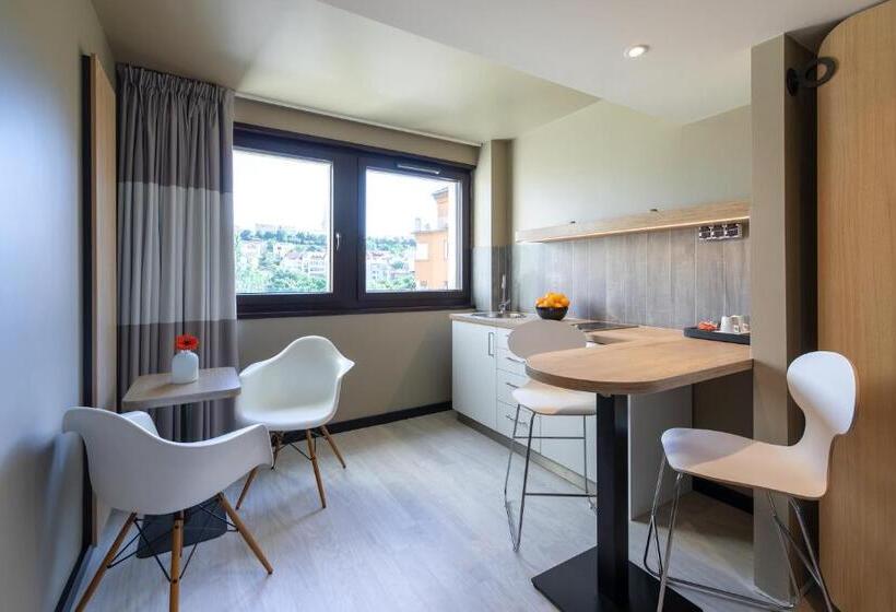 חדר משפחתי, Ibis Budapest Castle Hill