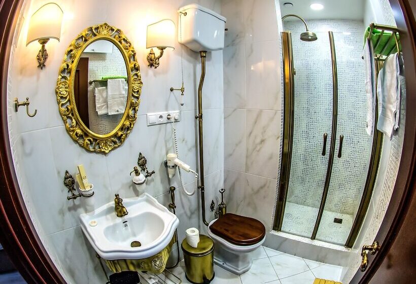 اتاق لوکس, Menshikov Boutique