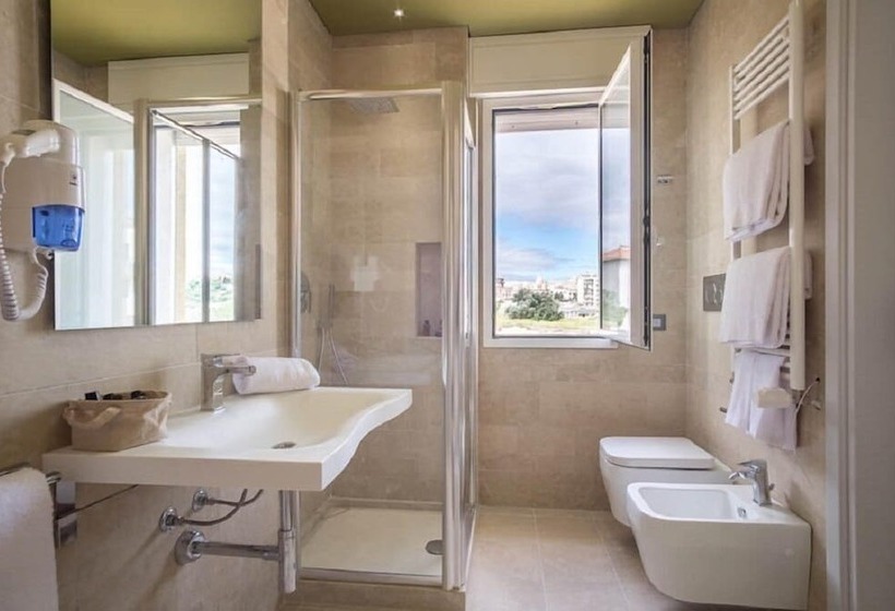 Háromágyas Standard Szoba, Netum