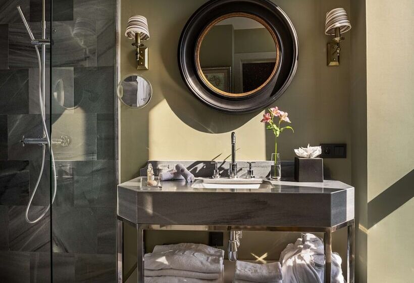 اتاق پرمیوم, NH Collection Colón Valencia