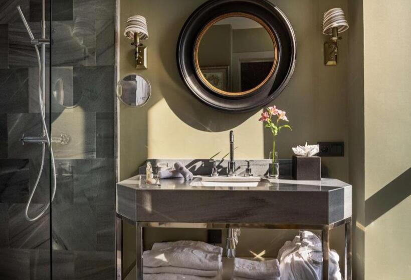 اتاق سوپریور, NH Collection Colón Valencia