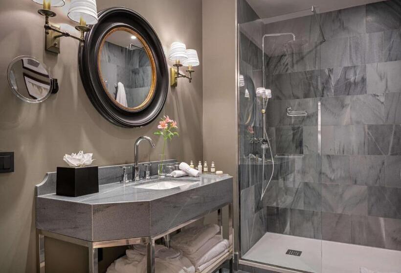 اتاق پرمیوم, NH Collection Colón Valencia