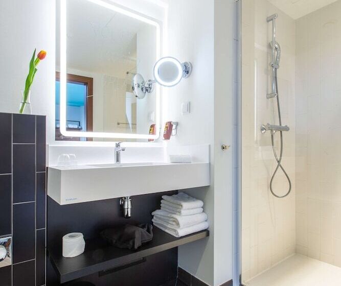 غرفة قياسية مزوَّدة بشُرفة, Park Inn By Radisson Poznan