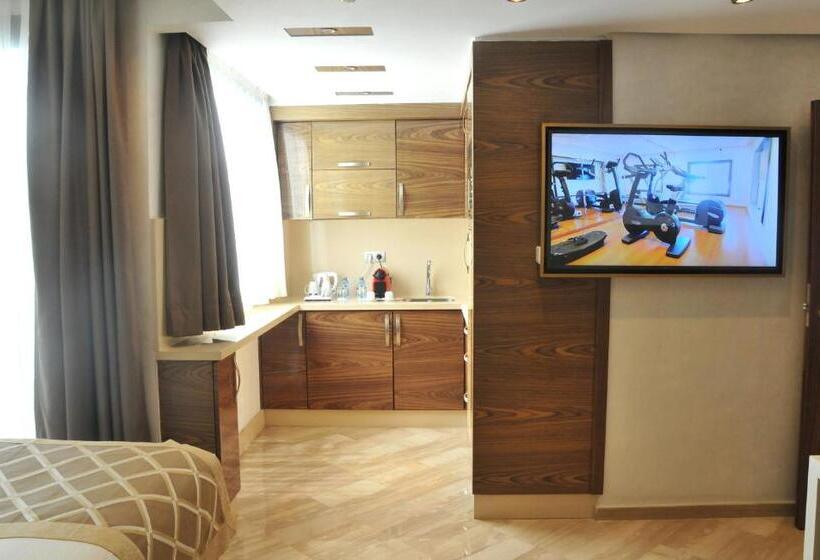 سوییت جونیور, Suite Hotel Casa Diamond