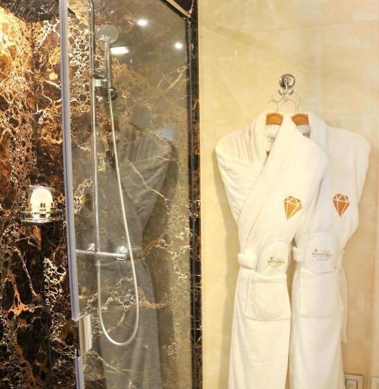 سوئیت جونیور کلاسیک, Suite Hotel Casa Diamond