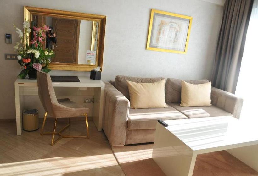 سوئیت جونیور کلاسیک, Suite Hotel Casa Diamond