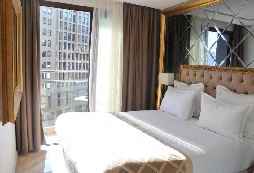 سوئیت جونیور کلاسیک, Suite Hotel Casa Diamond