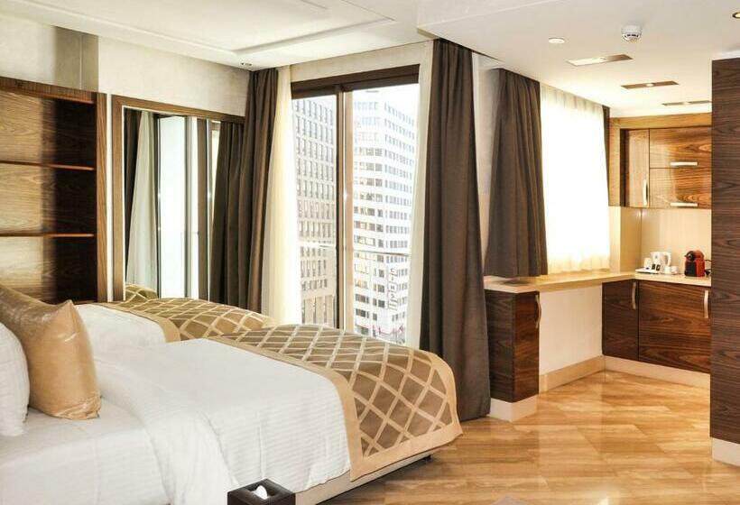 سوییت جونیور, Suite Hotel Casa Diamond