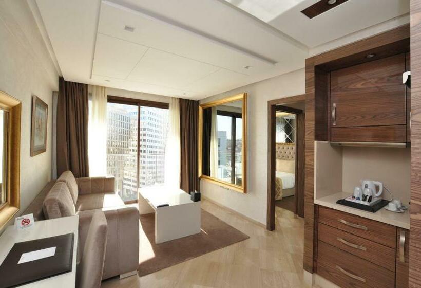 سوئیت جونیور با تخت بزرگ, Suite Hotel Casa Diamond