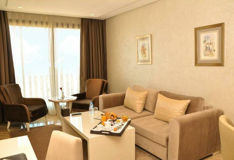 سوئیت جونیور با تخت بزرگ, Suite Hotel Casa Diamond