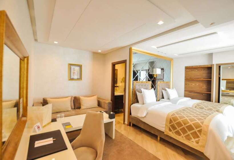 سوییت جونیور, Suite Hotel Casa Diamond