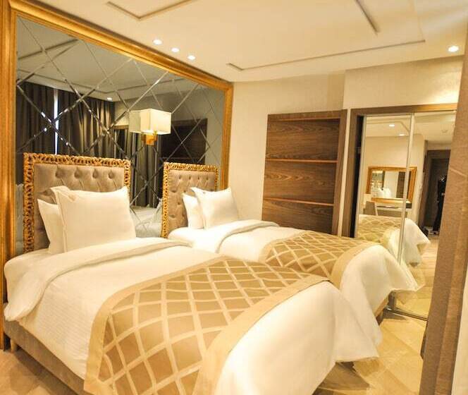 سوییت جونیور, Suite Hotel Casa Diamond