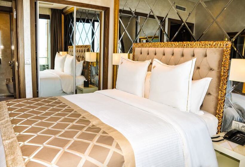 سوئیت جونیور کلاسیک, Suite Hotel Casa Diamond