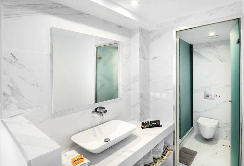 جناح بريميوم مطل علي البحر, Villa D Oro   Luxury Villas & Suites