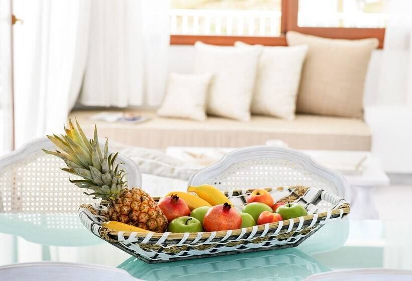 جناح بريميوم مطل علي البحر, Villa D Oro   Luxury Villas & Suites