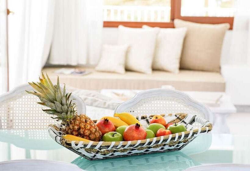 جناح بريميوم مطل علي البحر, Villa D Oro   Luxury Villas & Suites