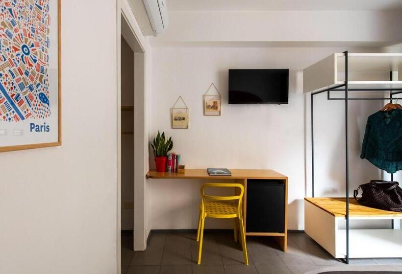 اتاق لوکس با بالکن, Pretoria Rooms