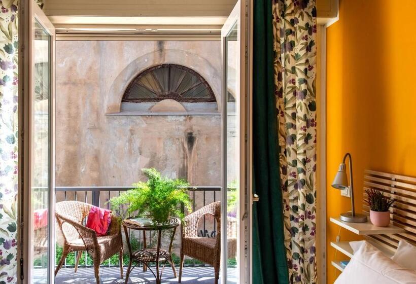 Standard room with outdoor bath, Pretoria Rooms