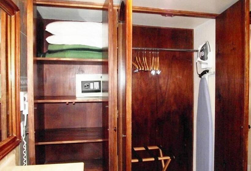 带2个双人床的标准工作室, Gran Hotel Pátzcuaro