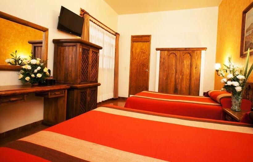 带2个双人床的标准工作室, Gran Hotel Pátzcuaro