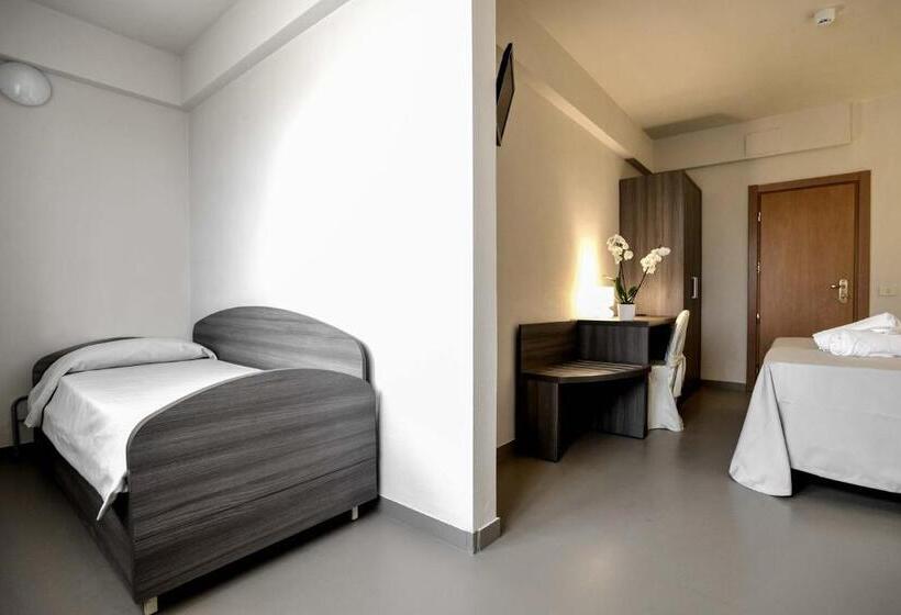 חדר סטנדרט לארבעה, Crystal