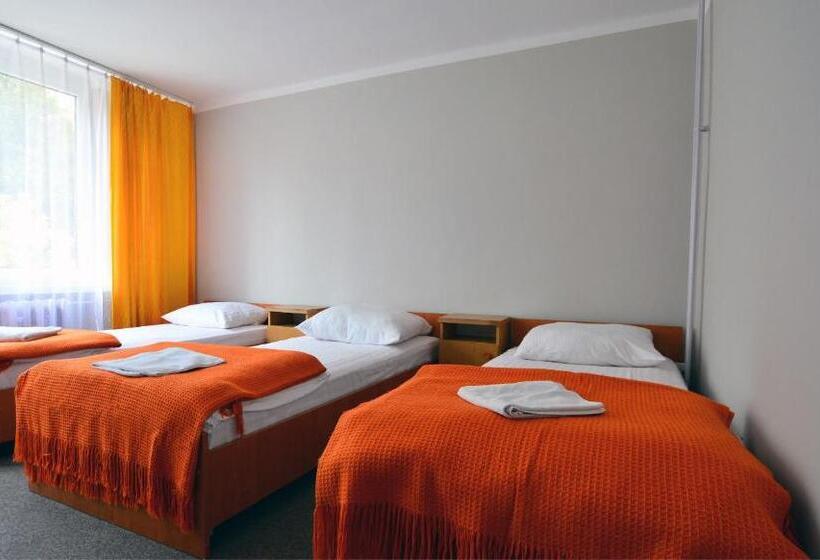 四人标准间, Felix