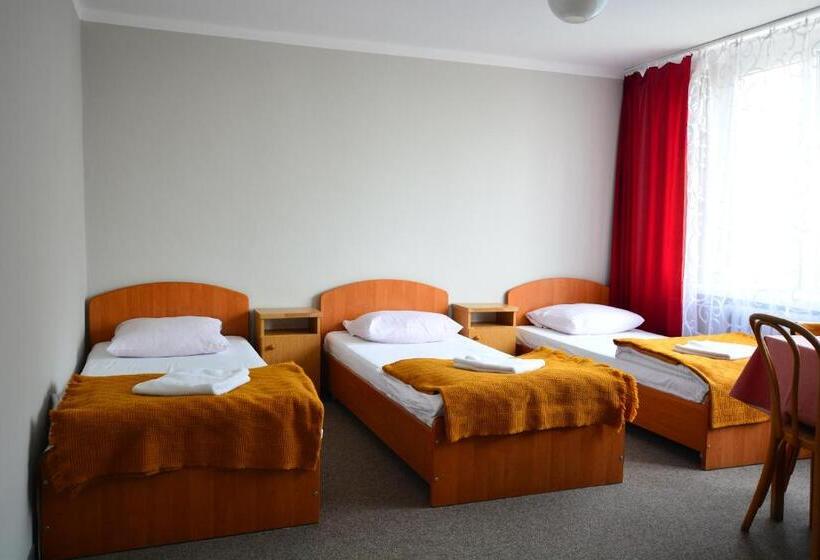 スタンダード4人部屋, Felix