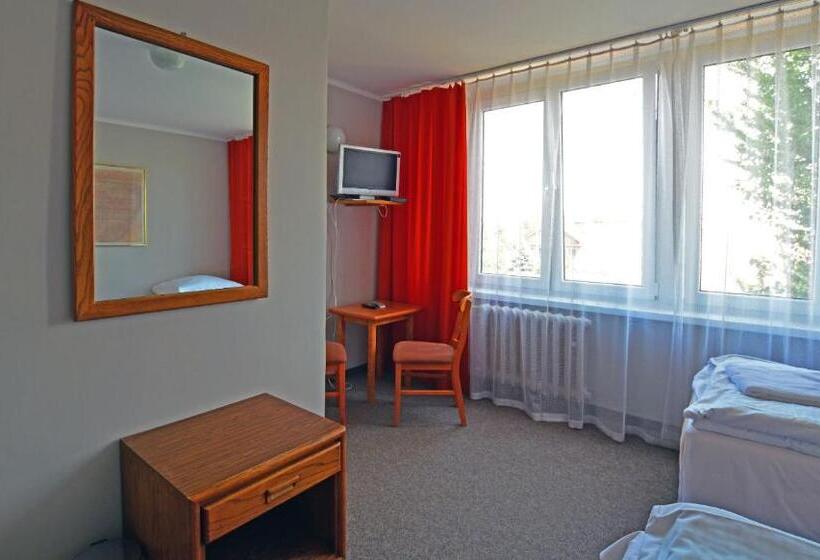 スタンダードルーム, Felix